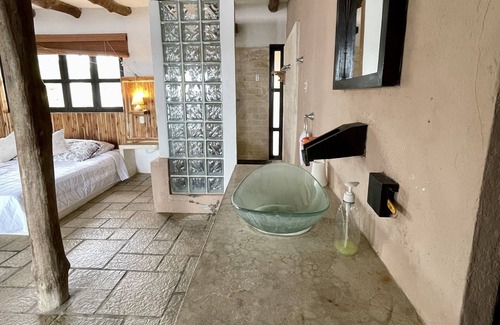 Monterrico Hotel | Johnny's Place Hotel
