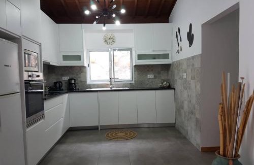 Mosteiros House | Join our relaxed house near the beach - Mosteiros