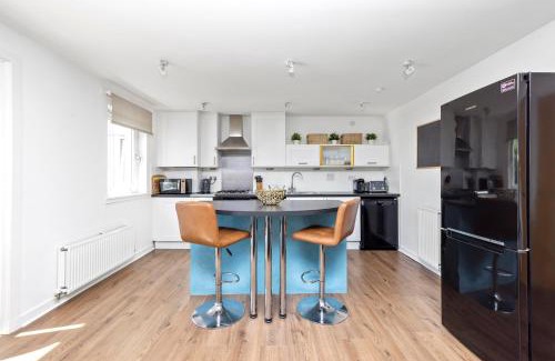 Slateford Apartment | JOIVY Modern 2 bed flat near Murrayfield Stadium