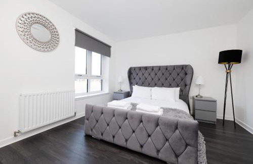Glasgow House | JOIVY Stylish House with Garden & Parking