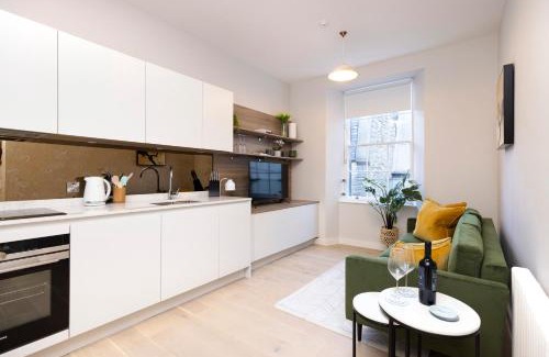New Town Apartment | JOIVY Tasteful Studios on Rose South