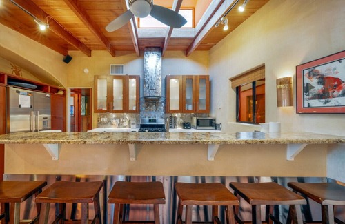 Tucson House | Jojoba Compound (Ari)