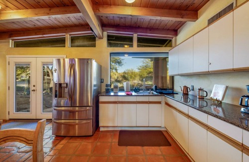 Tucson House | Jojoba Compound (Ari)