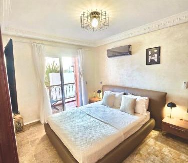 Oulad Khallouf Apartment | Joli et chic Appartement à Marrakech - balcon privé et confort