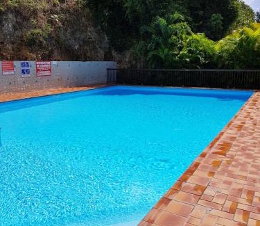 Bas du Fort Apartment | Joli T2 à 5 min de la plage