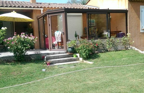 Robion Villa | Jolie Villa Avec Piscine et Grand Jardin au Pied du Lubéron