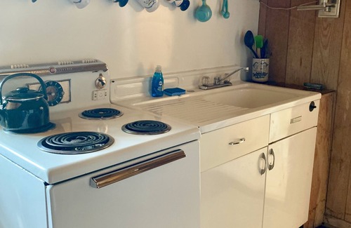 Lake Leelanau Apartment | JOLLI-LODGE~Beach Resort in Leland