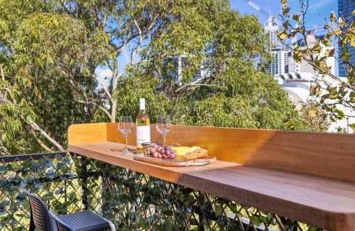 Northbridge Apartment | Jolly on James- 2BDR