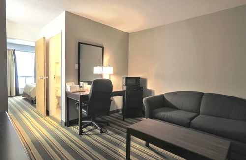 Otter Lake Resort | Jolly Roger Inn & Resort