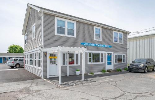 Dennis Port Hotel | Jonathan Edwards Motel