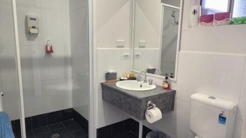 Sussex Inlet House | Jopen Motel Unit 4