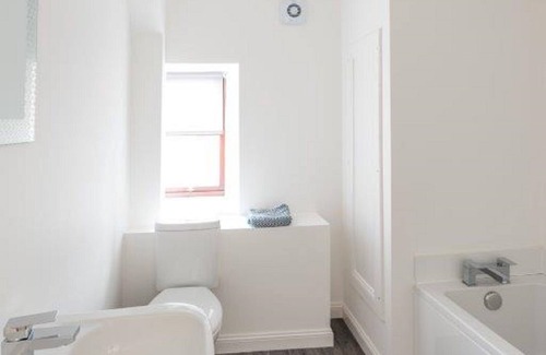 Banff House | Josie's House in Banff, is a Home from Home, 6 Bedroom Town House