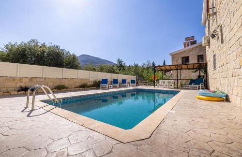 Trimiklini House | JP Pool House