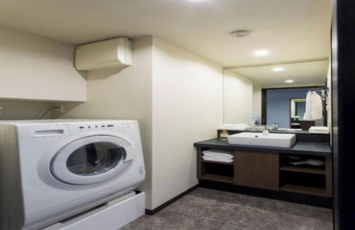 Hyakunincho Hotel | Jr. Suite 1-bedroom in Apart- hotel in charming Shinjuku City