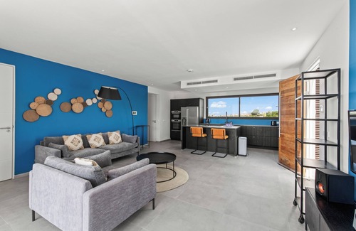 Willemstad Apartment | JSLUX A15 Luxurious rooftop apartment in gated resort