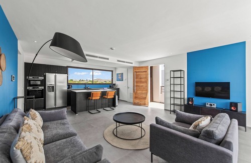 Willemstad Apartment | JSLUX A15 Luxurious rooftop apartment in gated resort