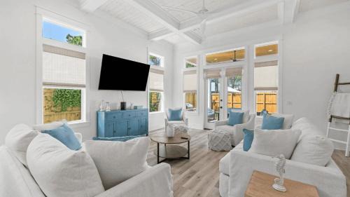 San Juan House | Juan Fine Day by AvantStay Sleeps 18 Heated Pool Golf Cart