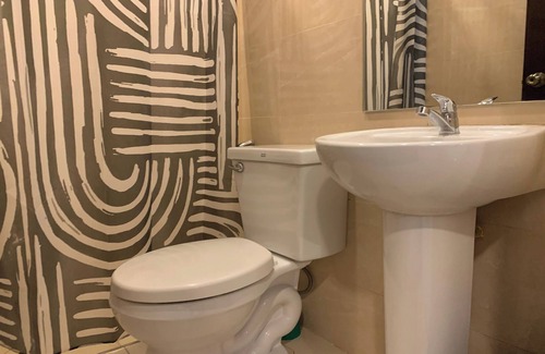 Baclaran Hotel | Juemarst Suites Near Sm Mall Of Asia