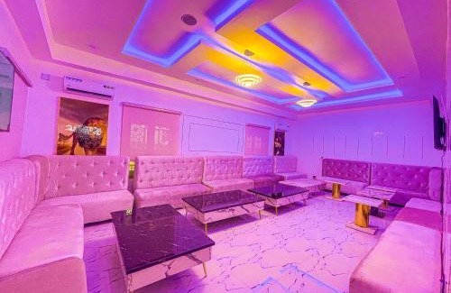 Oshodi-Isolo Hotel | Julicis Hotels And Suites