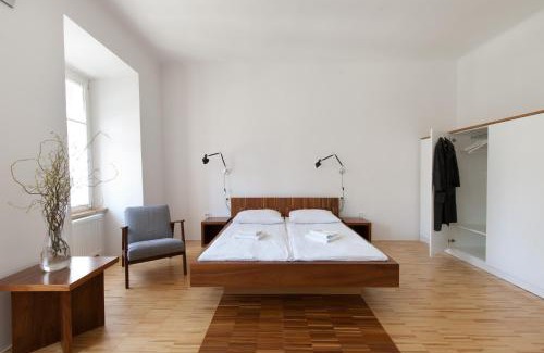 Ljubljana Old Town House | Julija&Robert's Riverview Apartments and Rooms