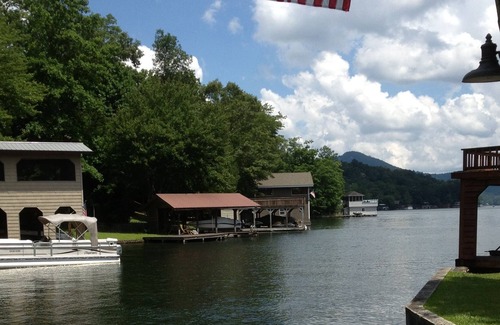 Wiley House | Jump into Lake Burton right out the back door of this water front home!