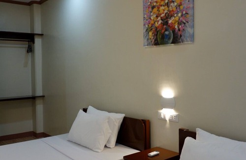 Oslob Hotel | Jun's Inn