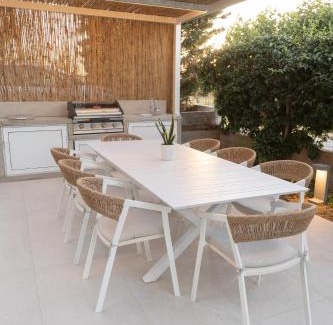 Misiria House | June Home
