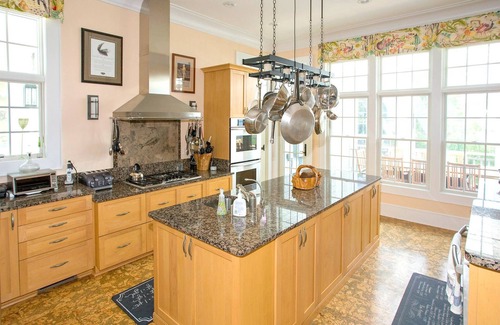 Chincoteague House | June's Retreat - Waterfront; Boat dock!
