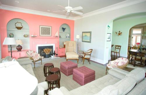 Chincoteague House | June's Retreat - Waterfront; Boat dock!