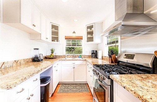Keaau House | Jungle Estate - 3 Cottages, 1.5 Acres and a POOL Sleeps 9