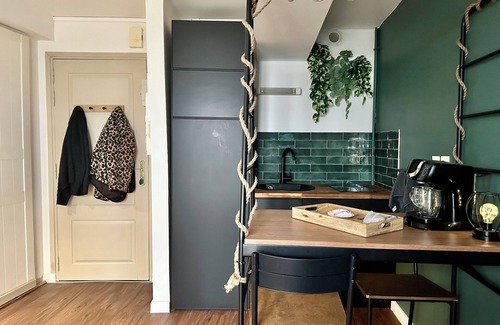 Boulogne-Centre Apartment | Jungle Fever: nature & spa escape