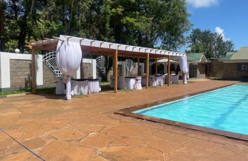 Meru Hotel | Jungle Green Resort, Kiutine