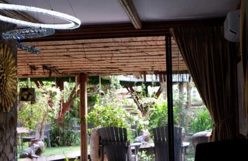 Sattahip House | Jungle Moon Homestay จังเกิ้ลมูน โฮมสเตย์ บางเสร่