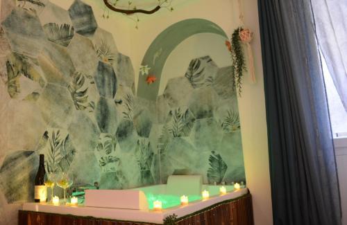 Pezenas Apartment | Jungle Spa - Cocon tropical et dépaysant avec balnéo en plein coeur de Pézenas !