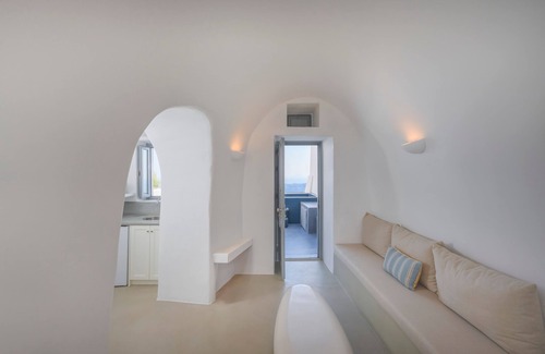 Firostefani House | Junior Suite with Caldera View & Hot Tub