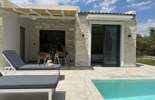 Vourvourou Apartment | Junior Suite With Private Swimming Pool
