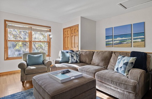 Michiana House | Juniper Presents Awsme Vacay Spot: Firepit, BB Hoop, Games + 2 min. Walk 2 Beach