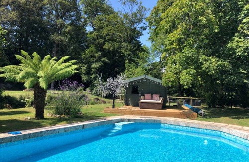 Camborne House | Juniper's Stable - rest and relax in style