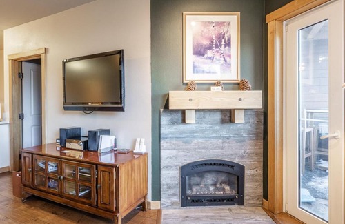 Mammoth Lakes Apartment | Juniper Springs 233