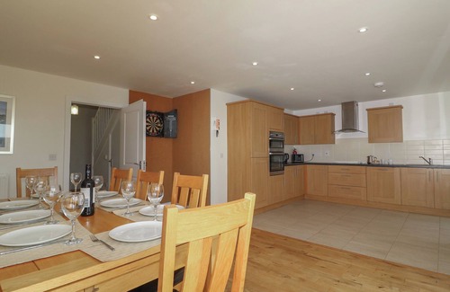 Portland Cottage | JURASSIC COAST HOUSE, pet friendly, with a garden in Fortuneswell