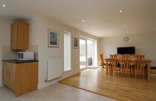 Portland Cottage | JURASSIC COAST HOUSE, pet friendly, with a garden in Fortuneswell