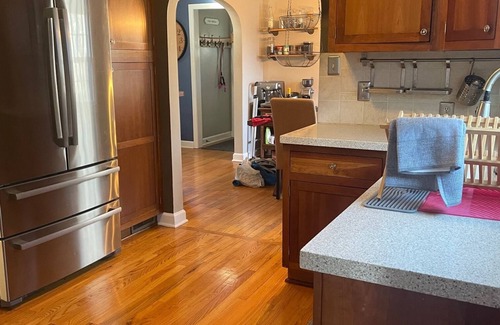 Allmendinger Heights House | Just 15 minute walk from the Big House!