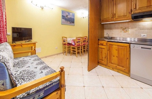 Cervinia Apartment | Just 30m from the ski lifts
