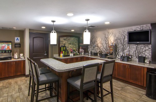 Bressi Ranch Condo | Just 4-Minutes from the Airport | Breakfast Included, Pool Access
