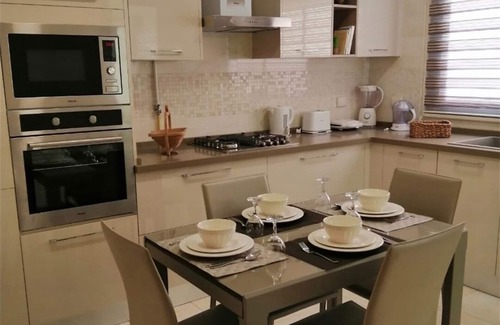 Les Berges Du Lac II Apartment | Just a few metres from all amenities, a magnificent apartment