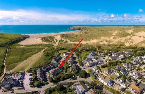 Holywell Apartment | Just a few steps from the beach!