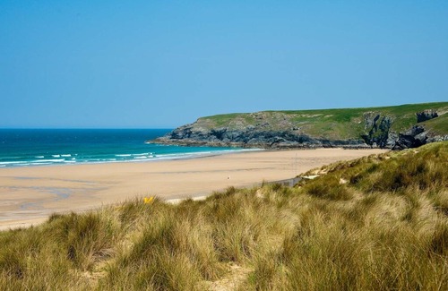 Holywell Apartment | Just a few steps from the beach!