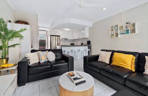 Yorkeys Knob Apartment | Just a short stroll to beautiful Yorkeys Knob beach