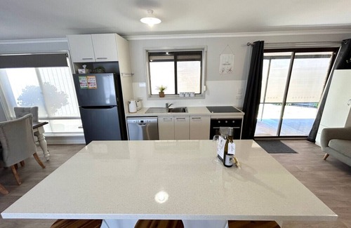 Moonta Bay Apartment | Just About Beachfront - Freshly Renovated - 3 Bedroom Home