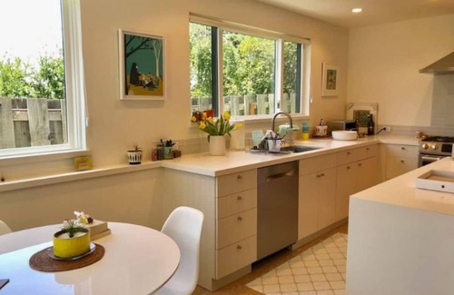 Berkeley Hills Apartment | Just built, sunny, modern, quiet 1 bedrm Apartment